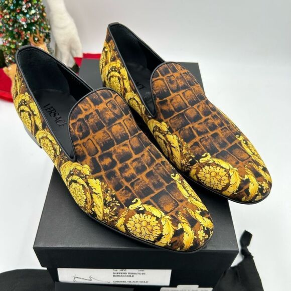 Men’s Versace Barraco print silk loafers size 42 made in Italy - Picture 1 of 10